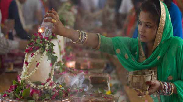 सावन का पहला सोमवार हैं आज भगवान शिव की पूजा करने का विशेष महत्व हैं
