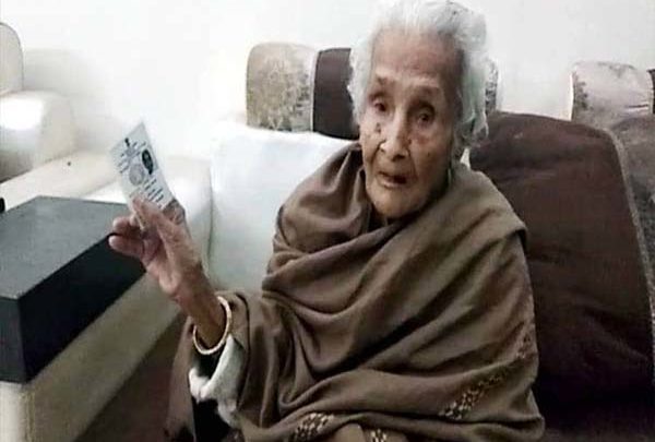 दिल्ली चुनाव की दमदार तस्वीर 110 साल की महिला ने किया मतदान