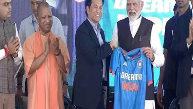 Sachin Tendulkar gifts Jersey to PM Modi