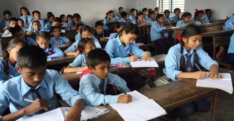 छत्तीसगढ़ के 800 सरकारी स्कूलों में पढ़ाया जायेगा स्किल एजुकेशन, CM साय ने की कौशल विकाश के लिए महत्वपूर्ण पहल ...