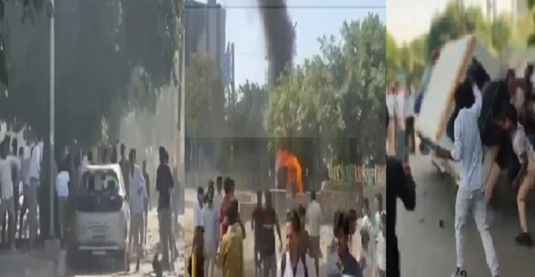 Noida Workers Protest