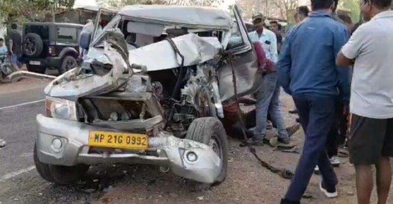 Pendra Road Accident