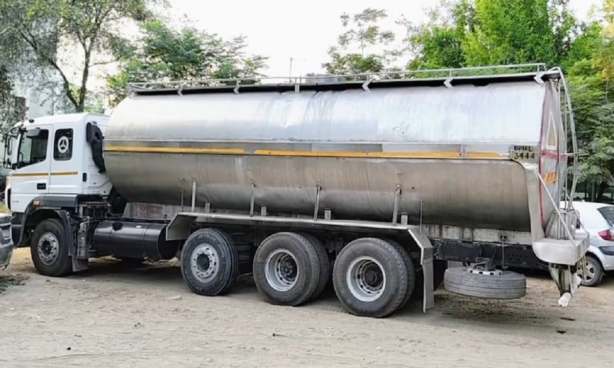 Suspicious Desi Ghee: त्योहारों से पहले स्वास्थ्य विभाग की बड़ी कार्रवाई, 21,500 लीटर संदिग्ध देसी घी से भरा टैंकर किया जब्त, जांच के लिए भेजे गए सैंपल